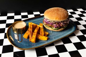 Miso-Burger mit Kürbis-Fries